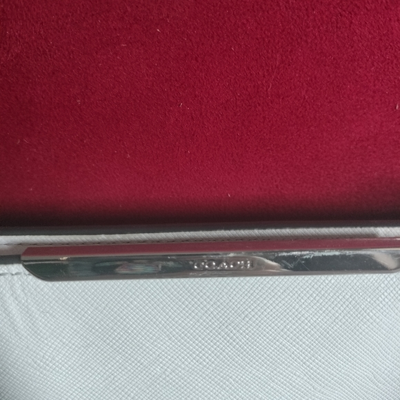 Coach - Picture 3 of 5